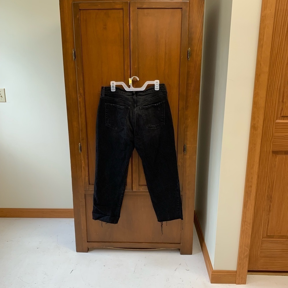Old Navy high waist rough hem black denim mom jeans distressed size 12 petite